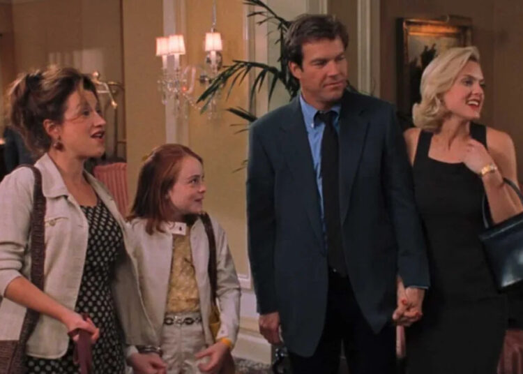 Lisa Ann Walter (first to the left) in 'The Parent Trap.'Credit: Disney+