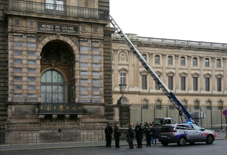 Louvre heist to be turned into film
