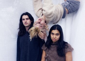 Mary In The Junkyard announce 2026 UK, European and North American tour, share "calisthenic" single 'New Muscles'