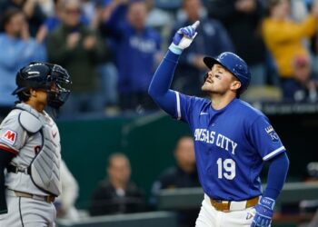 Massey’s go-ahead 2-run homer lifts Royals past Guardians 5-3 for their fifth straight win