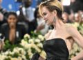 Met Gala guests arrive on carpet in dramatic works of art | Entertainment
