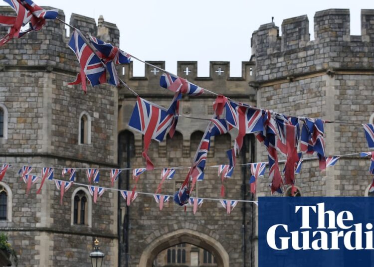 Met police officers accused of sleeping while on duty protecting royal family | Metropolitan police