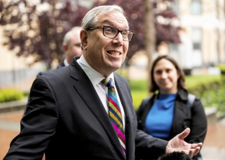 Jeffrey Kessler arriving at federal court in Oakland in 2025