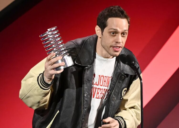 Pete Davidson's 5-Word Speech At Awards Show Is A Bit Dark
