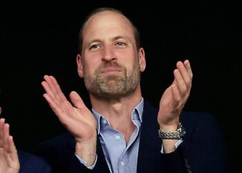Prince William sparks frenzy as 'coolest prince' celebrates Aston Villa win | Royal | News