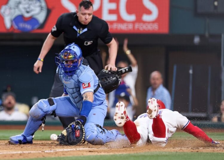 Rangers ride late uprising into rematch vs. skidding Royals - Field Level Media - Professional sports content solutions