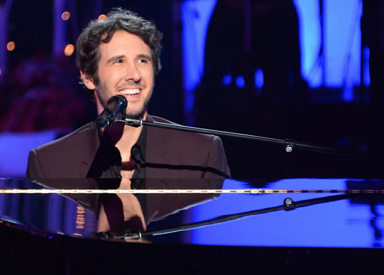 Josh Groban, Kelly Clarkson, Kacey Musgraves and Kane Brown perform on the 19th annual A HOME FOR THE HOLIDAYS WITH JOSH GROBAN, a holiday special featuring inspirational stories about foster care adoption, to be broadcast Tuesday, Dec. 19 (8:00-9:00 PM, ET/PT) on the CBS Television Network.