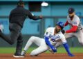 Red Sox 7, Royals 1: Boston receives a mountain of gifts in the flat countryside of Kansas City