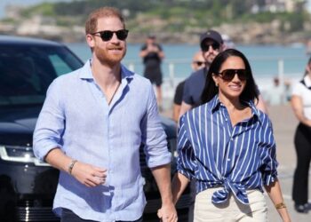 Royal Family Didn’t Contact Prince Harry & Meghan Markle On Their Anniversary — Insider