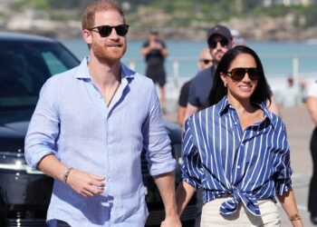 Royal Family Didn't Contact Prince Harry & Meghan Markle On Their Anniversary — Insider