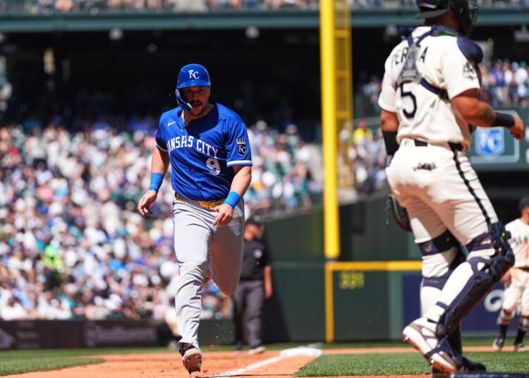 Royals hold Mariners to 4 hits for a 4-1 win and 3-game series sweep
