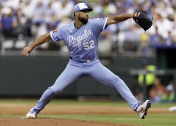 Royals might have 'no choice' but to trade away pair of All-Star pitchers at deadline