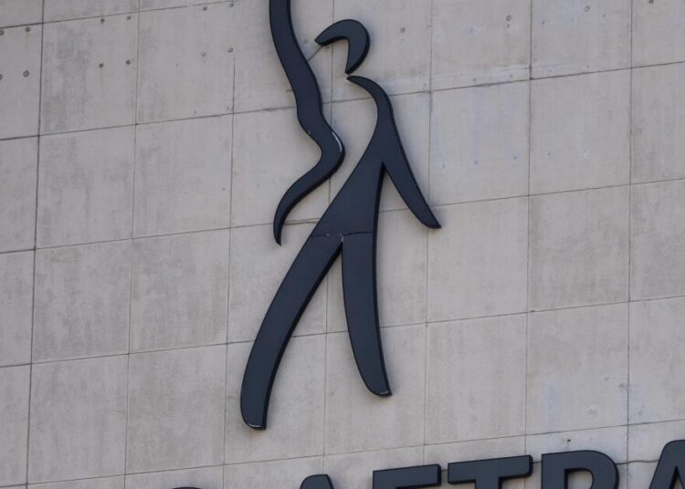 SAG-AFTRA gets more AI protections in new tentative contract