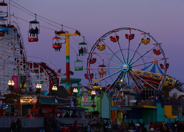Santa Cruz Beach Boardwalk set to host drone show above Main Beach – Santa Cruz Sentinel