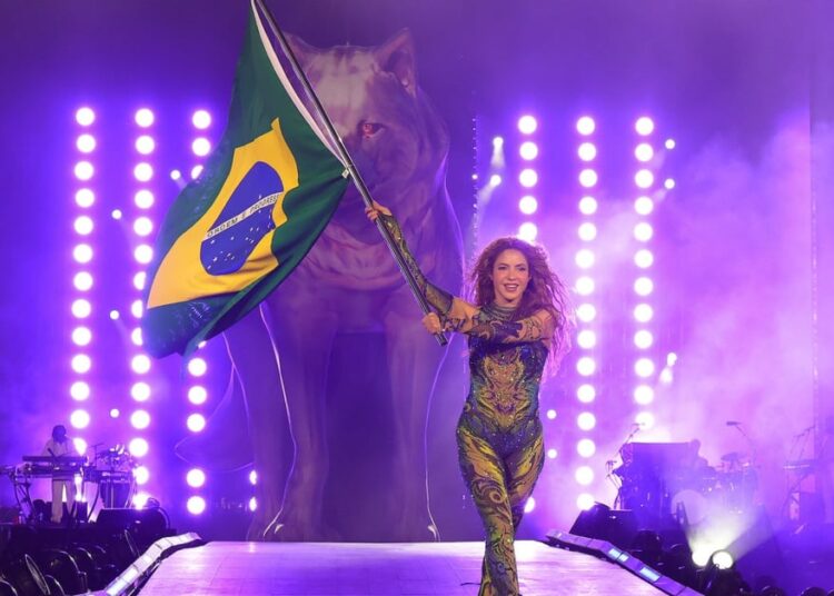 Shakira Concert Draws 2 Million to Rio De Janeiro Beach