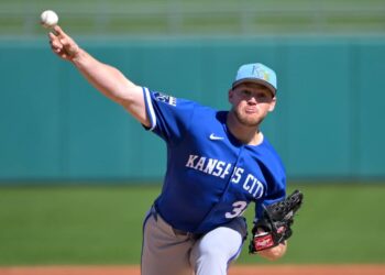 Stephen Kolek Comes Off IL, Set To Start Tonight For Royals - Major League Notes