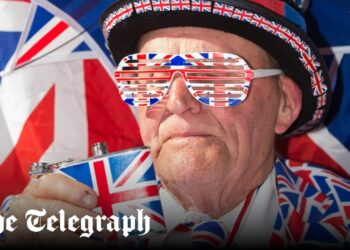 Terry Hutt, fervent supporter of the Royal family known as 'Union Jack Man' – obituary
