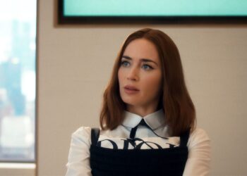 center emily blunt as emily charlton in 20th century studios' the devil wears prada 2 photo courtesy of 20th century studios © 2026 20th century studios all rights reserved