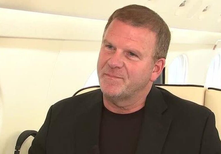 Tilman Fertitta set to buy Caesar Entertainment