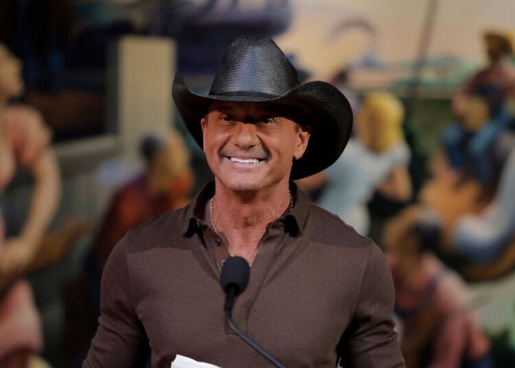 Tim McGraw found out he had a famous father when he was 11 - Celebrity News - Entertainment