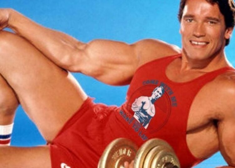 arnold schwarzenegger bench pressing