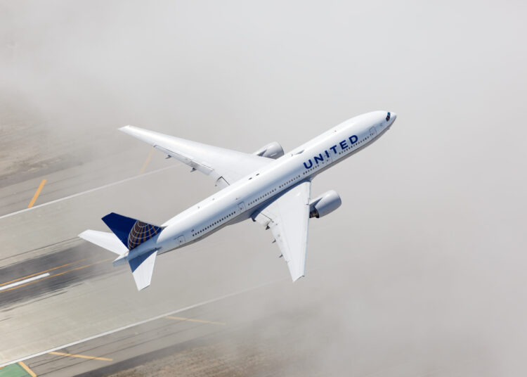United Airlines Made Passengers Endure a 13 Hour Flight With No Entertainment, No Wi-Fi, And No In-Seat Power