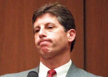 Victims' families react after OJ Simpson detective Mark Fuhrman dies at 74 - Celebrity News - Entertainment