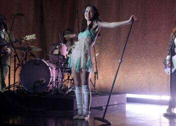 Watch Olivia Rodrigo Perform New Song with Weyes Blood on SNL