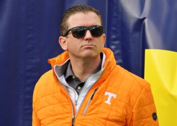 When will Neyland Stadium start hosting more concerts in Knoxville?