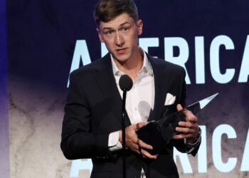 Who Is Sam Barber? 'American Music Awards' New Country Artist