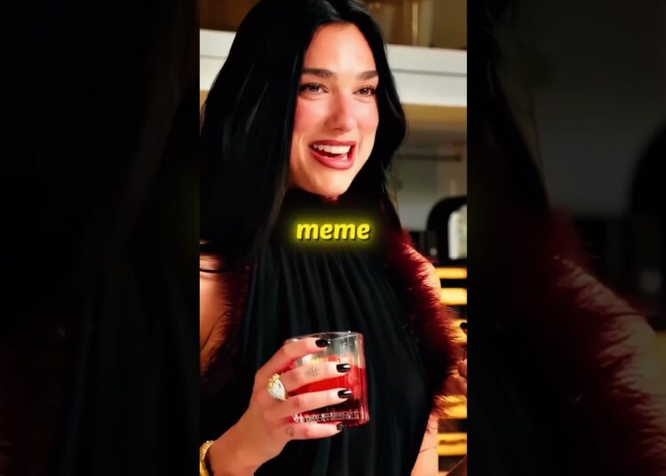 DUA!? WHAT ARE U DOING? 😂 #dualipa #funny #viral #celebrity #shorts #fyp #meme
