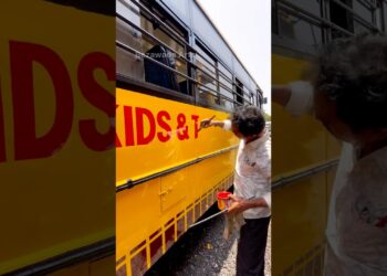 Amazing Bus Paint Art by Street Artist | Incredible Hand Painting on Bus #shorts #viral #art