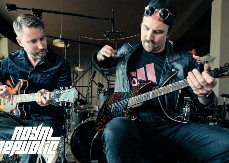 The Royal Riffs #1: MY HOUSE | LOVECOP (Guitar Breakdown)