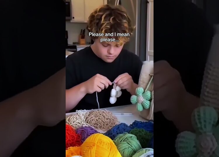 Are his bags worth it? ❤️🥺 #crochet #handmade #artist #artsandcraft