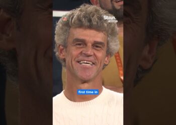 Brazilian royalty Gustavo Kuerten is enamoured by his heir Joao Fonseca 🇧🇷👑#RolandGarros #Fonseca