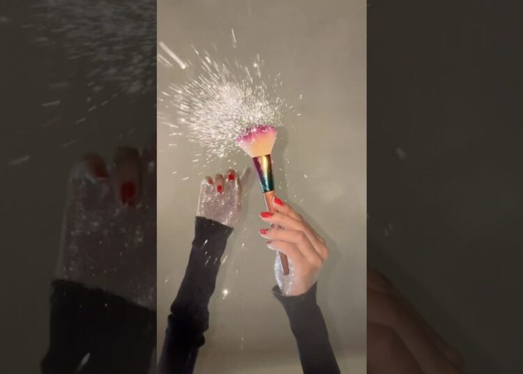 Glitter Rain trend ✨🤍 #glitter #art #shorts #artist #artwork #doityourself #craft #craftideas