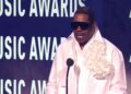 Busta Rhymes Presents the Award for Artist of the Year [52nd American Music Awards]