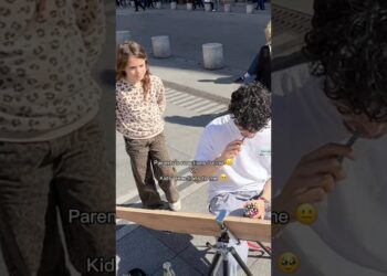 kids are the best public 🥹❤️#react #humor #kids #artist #peoplereaction