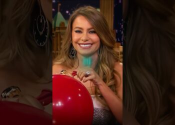 Sofia Vergara Instantly Lost It š #sofia #helium #celebrity