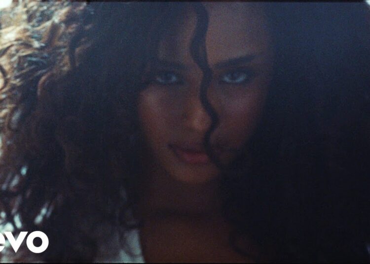 Tyla – IS IT LOVE (Official Music Video)