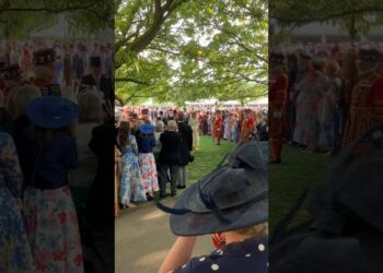 Tea with Royalty at Buckingham Palace | A Truly Unforgettable Experience