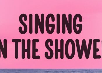 Becky G – Singing in the shower (Shower) (Lyrics)