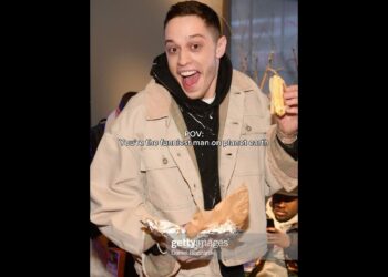 Like how did bro bag them ??? #fyp #viral #petedavidson #girlfriend #celebrity