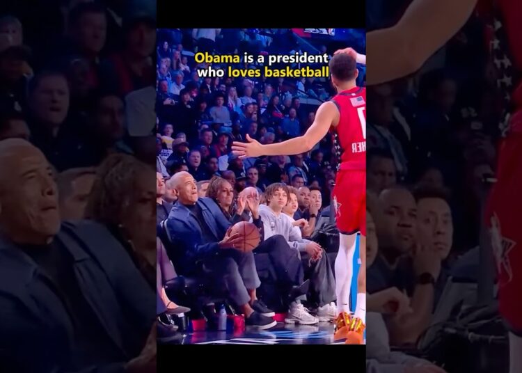 Obama is a president who loves basketball.#usa #celebrity #nba #obama #president #youtube #fyp