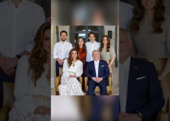 Royalty and Grace: Queen Rania and King Abdullah Family ❤️ #JordanRoyalFamily #QueenRania #shorts