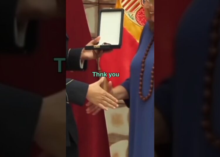 princess Leonor Received ✨ Golden Honour #royal #leonor #honour #thankyou #new.