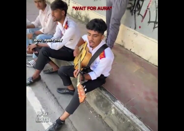 Singing at a Celebrity’s House: Wait for the Aura! 🎸 #bangladesh #trending #viral #aura #rftxedits