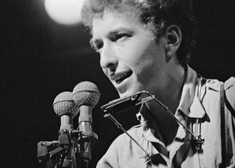 1962 Bob Dylan Love Song Was Inspired by an Unexpected Wake-Up Call at Dawn