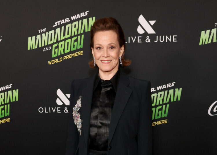 Sigourney Weaver doesn't plan to retire