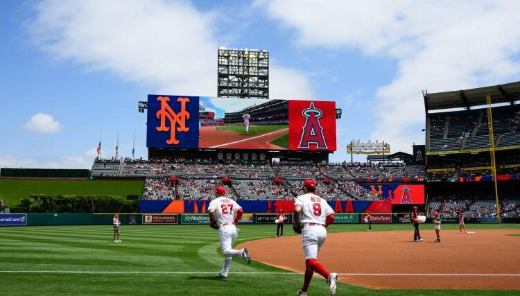 Angels add former Royals, Giants catcher to roster amid Sebastian Rivero injury concerns